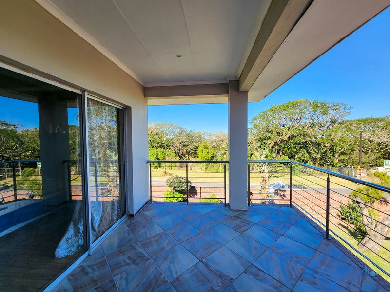 5 Bedroom Property for Sale in Gonubie Eastern Cape